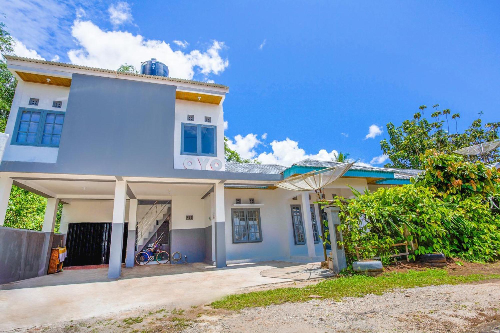 Oyo 2903 Putri Residence Syariah Bukittinggi Exterior photo